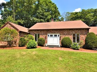 31 Flanagan Dr, Framingham, MA 01701