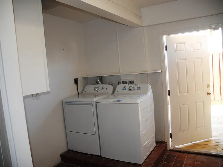 2565 Old Donald Ross Rd — Photo 15