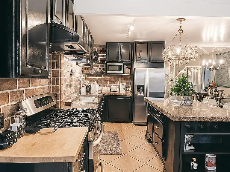 28 Isabella Ave — Photo 6