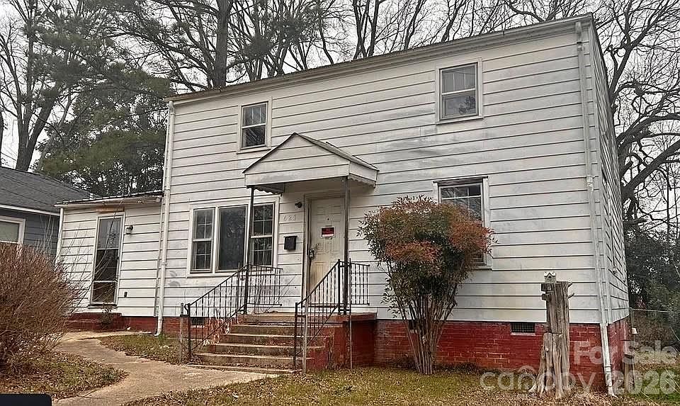 1st image of 623 Morris St