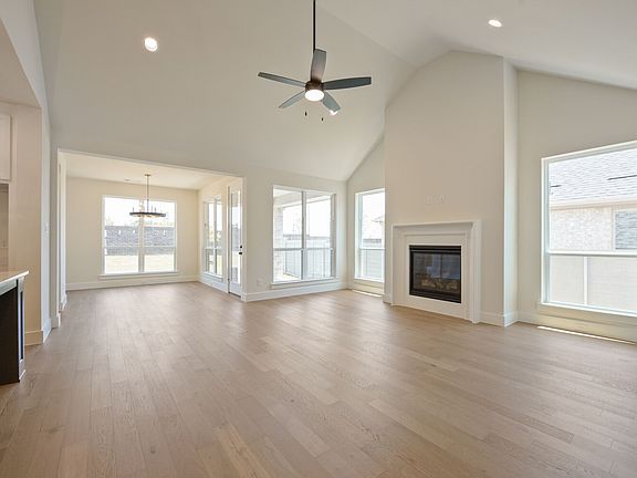 3rd image of 9817 Oak Glade Dr