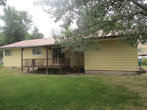 Back of house to right side