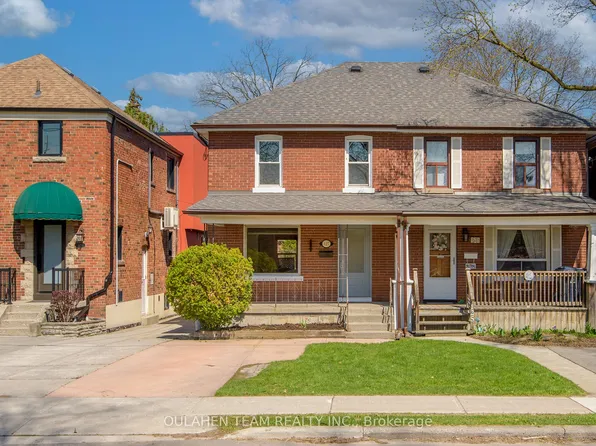 127 Rumsey Rd, Toronto, ON M4G 1P3