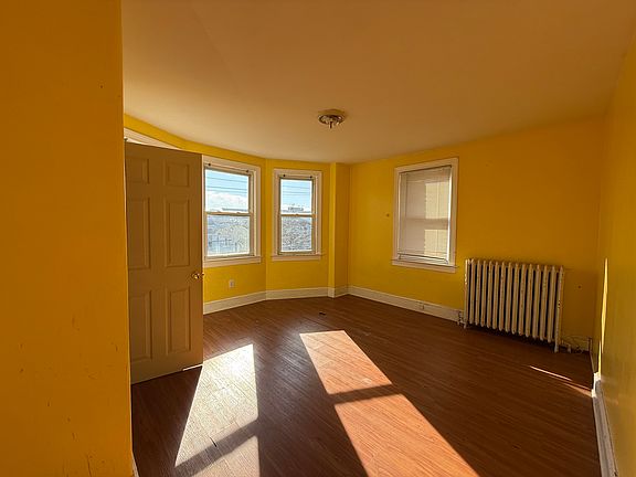 5th image of 3115 Fairmount Ave #Up