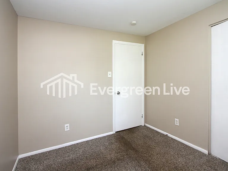 10053 Nassau Ln — Photo 12