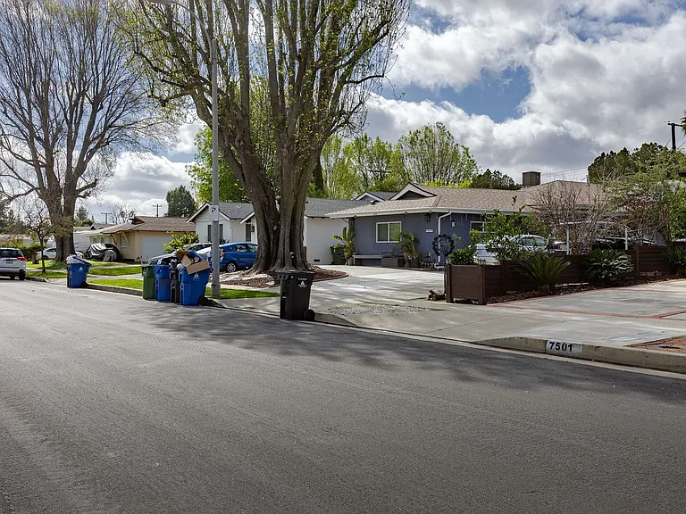 7457 Sausalito Ave — Photo 16