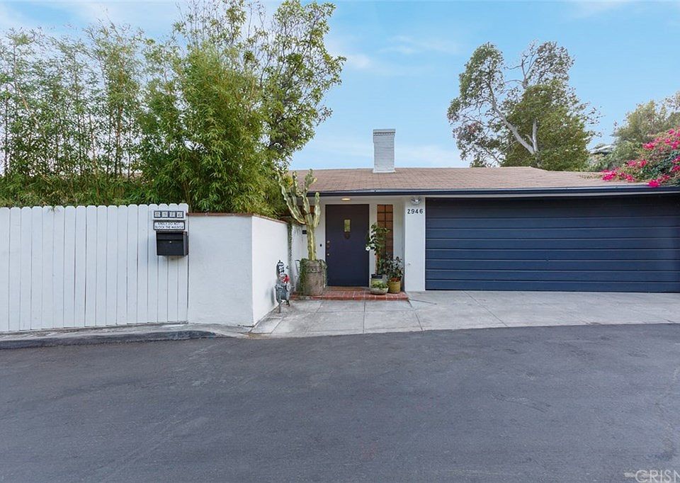 1st image of 2946 Belden Dr