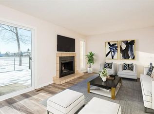 950 Lakewood Rd NW, Edmonton, AB T6K 3Y1