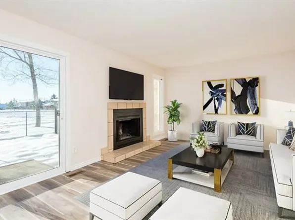 950 Lakewood Rd NW, Edmonton, AB T6K 3Y1