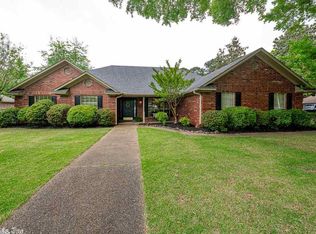 2945 Saint Charles Dr, Conway, AR 72034
