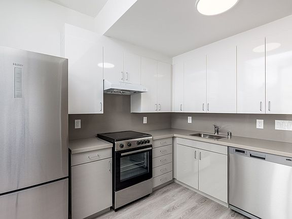 4th image of 200 Van Ness Ave #414