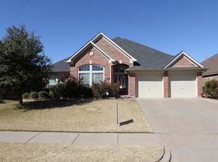 6040 Cedar Glen Dr, Grand Prairie, TX 75052