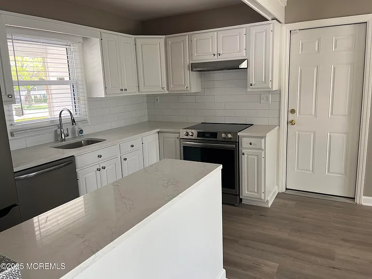 32 Idlewild Ln — Photo 13