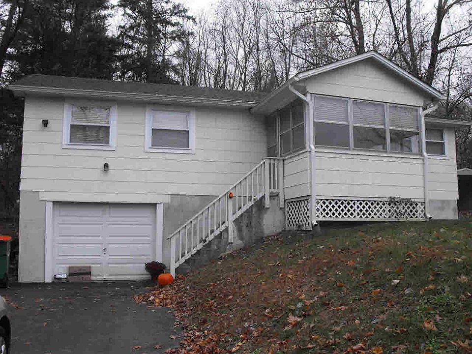 2nd image of 141 Clove Branch Rd