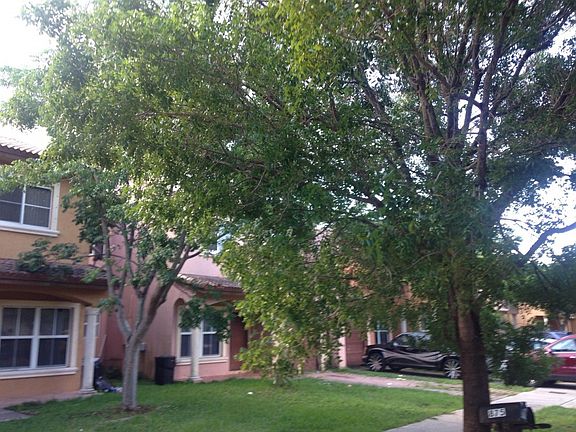 3rd image of 901 SW 6th Pl