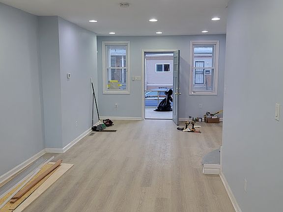 5th image of 2043 S Aikens St