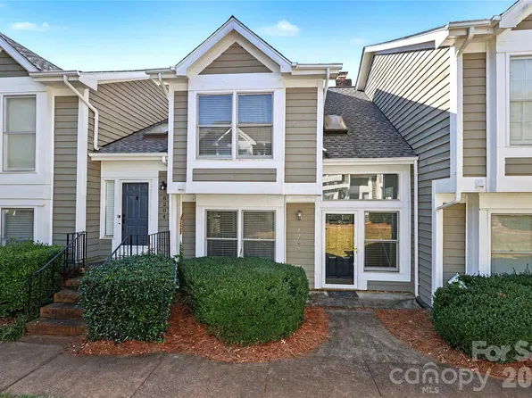 8206 Legare Ct, Charlotte, NC 28210