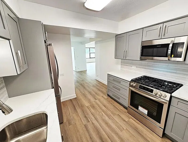 1 bed, 1.0 bath, 950 sqft, $1,076 — Photo 2