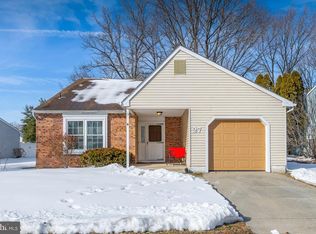 27 Lakebridge Dr, Deptford, NJ 08096