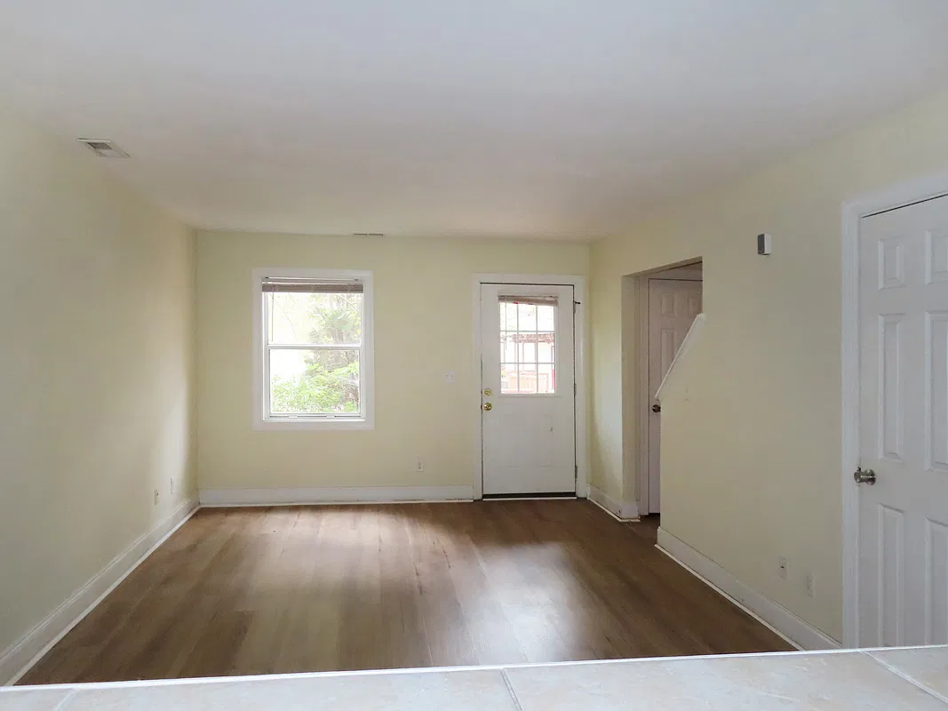 2 bed, 1.5 bath, 900 sqft, $1,895 — Photo 3