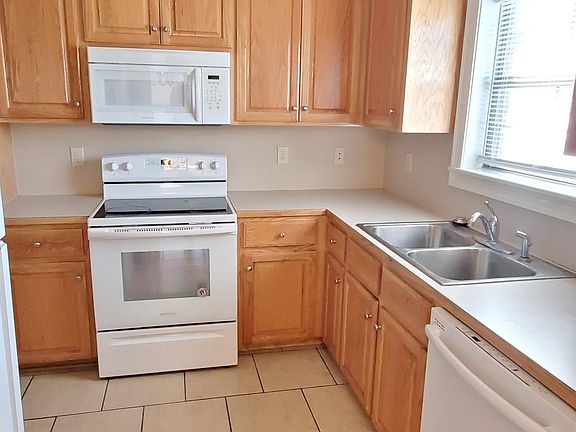 2nd image of 610 Sulphur Ave