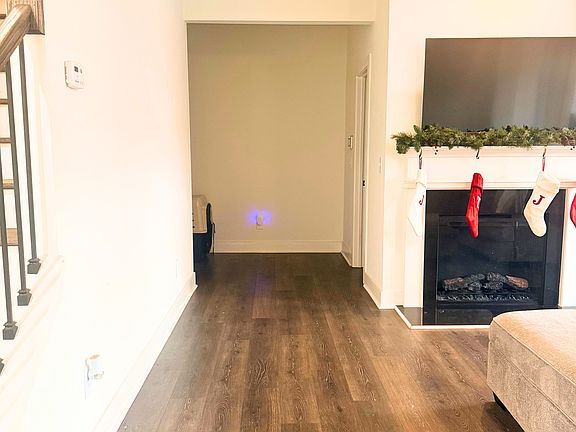 4th image of 7714 Baron Rd