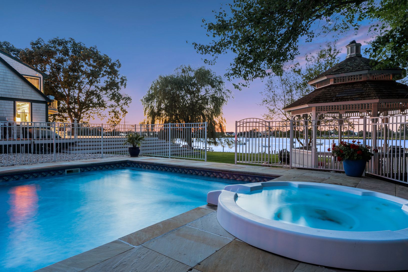  Heated Pool & Spa