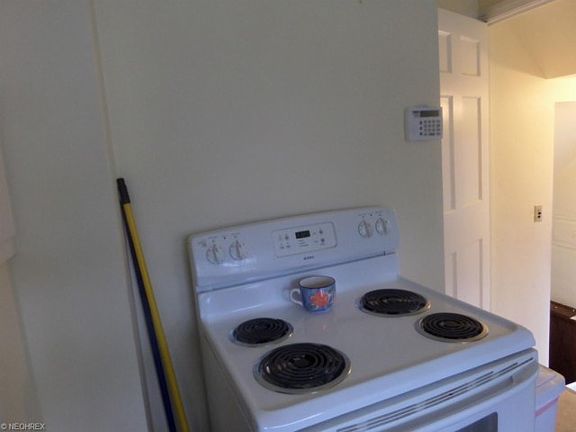 5th image of 16716 Glendale Ave