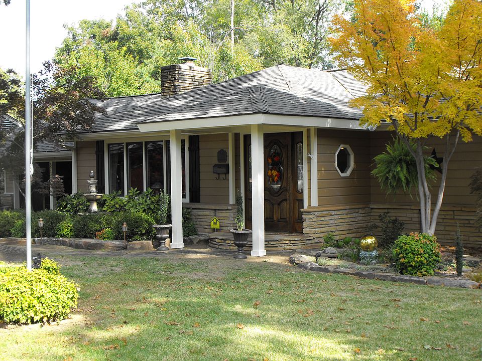 2nd image of 3739 S Florence Ave
