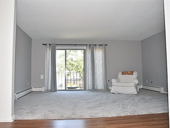 3rd image of 119 Fair St APT 10