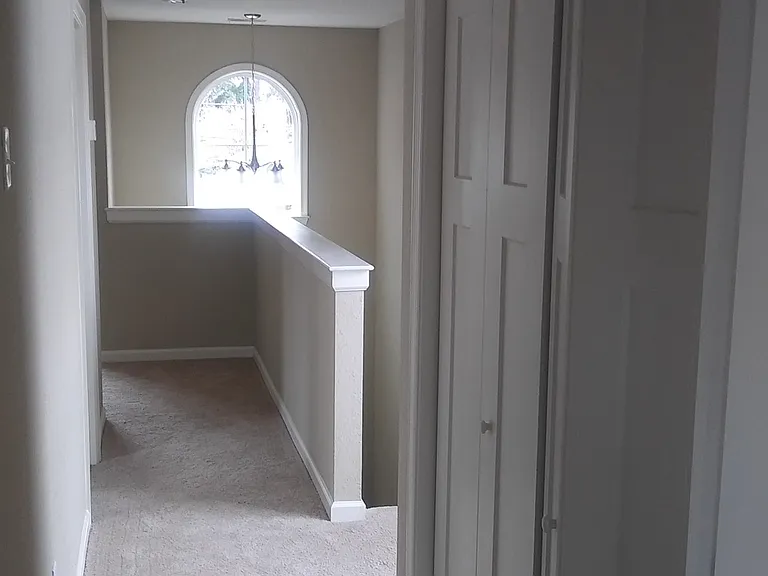 4710 Clifford St — Photo 5