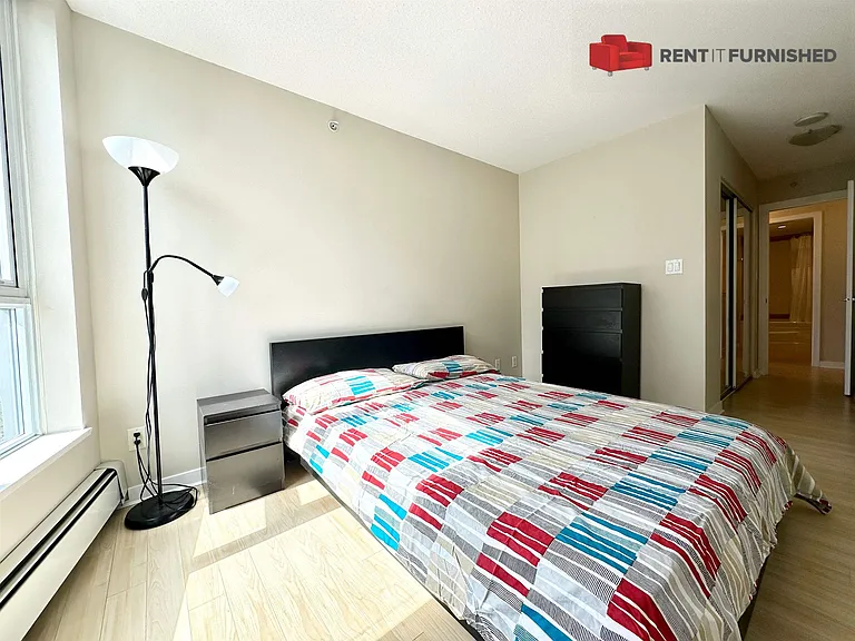 188 Keefer Pl — Photo 8