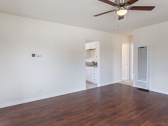 4th image of 14029 Premiere Ave