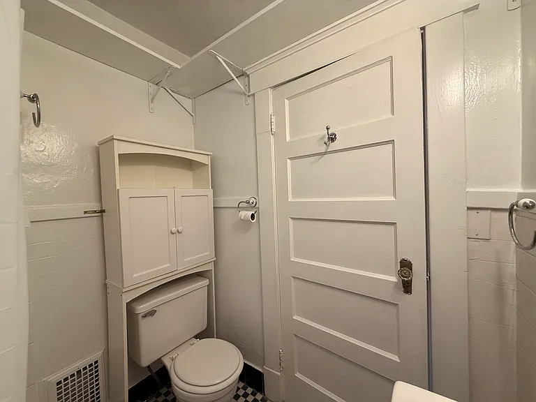 653 Wedgewood Ave #A — Photo 17