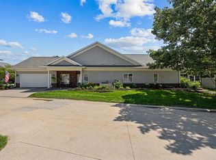 41 Colwyn Ct, Iowa City, IA 52245