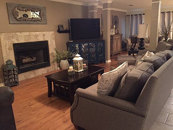 3rd image of 1742 Green Oaks Dr