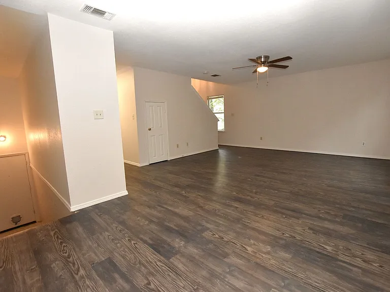 921-923 Sagewood Trl — Photo 19