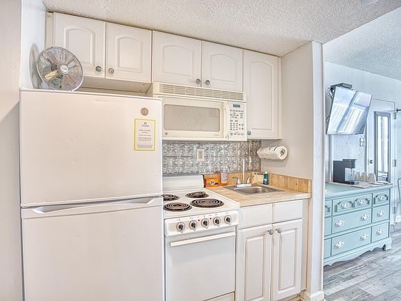 5th image of 7000 N Ocean Blvd. #228