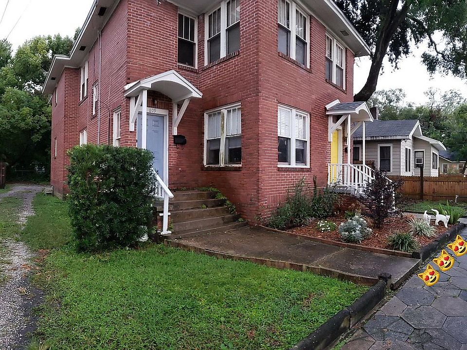 Quiet street but near all the fun! Neighborhood cats are friendly and keep the rodents away.