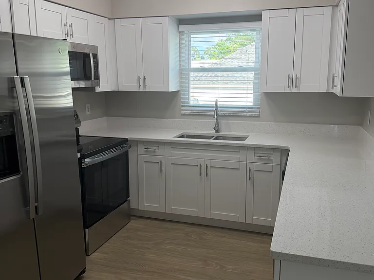 1014 W Baker St #B — Photo 2