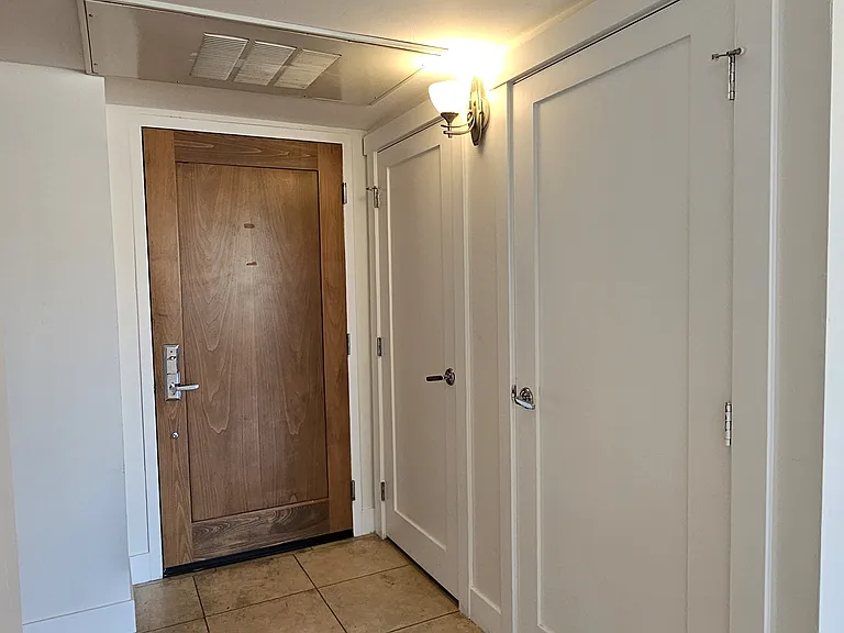230 E Broadway St #1008 — Photo 16