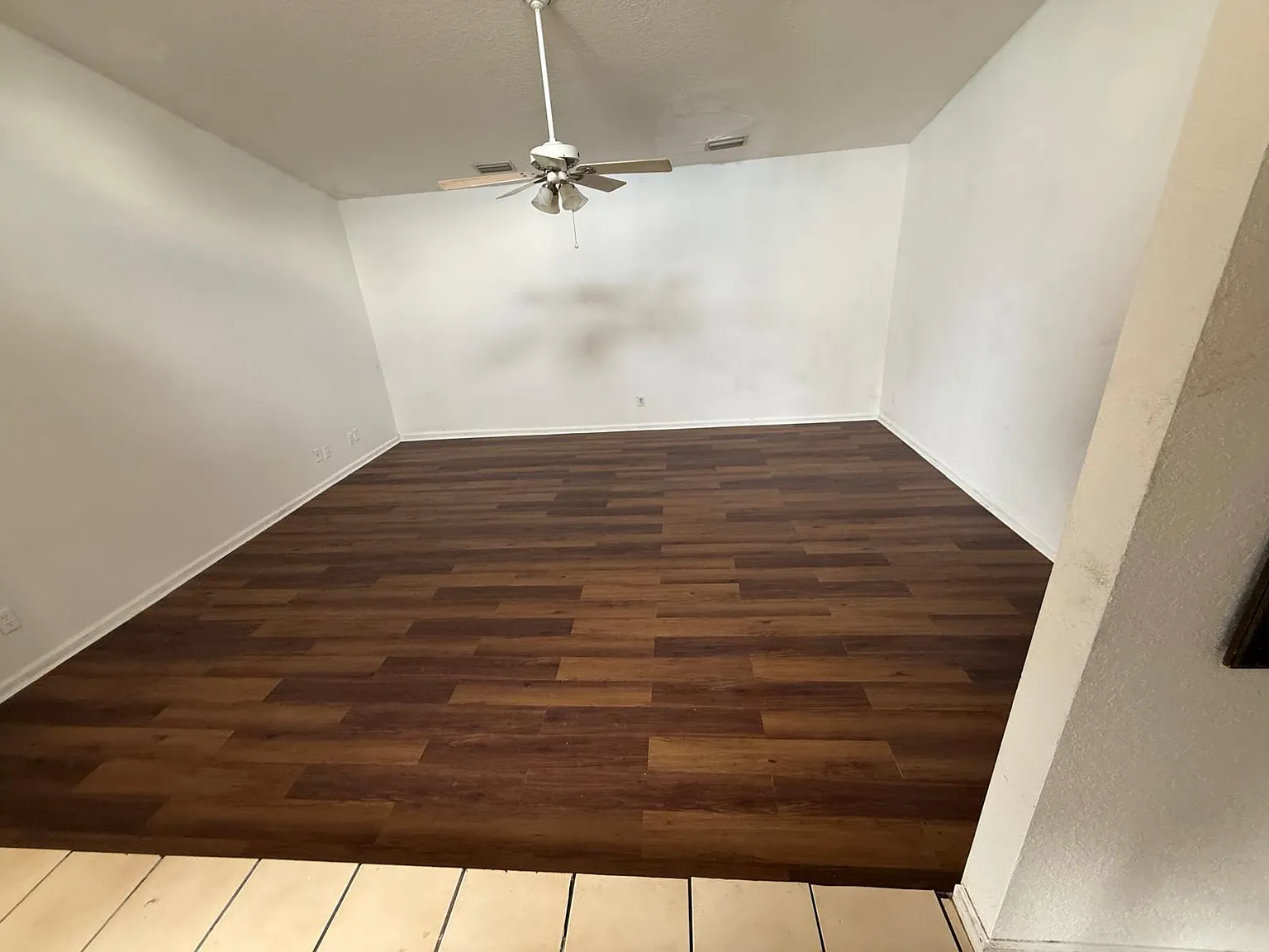 1001 Manor Dr — Photo 3