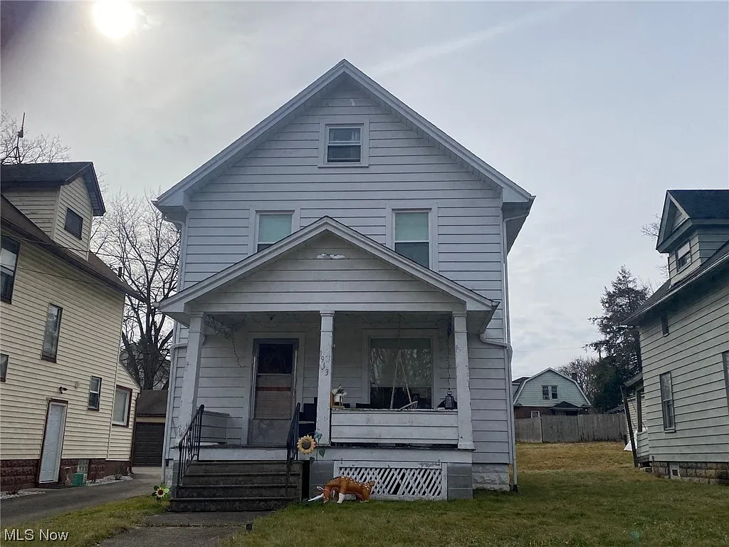1913 Point View Ave photo 1