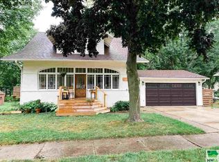 909 2nd Ave SW, Le Mars, IA 51031