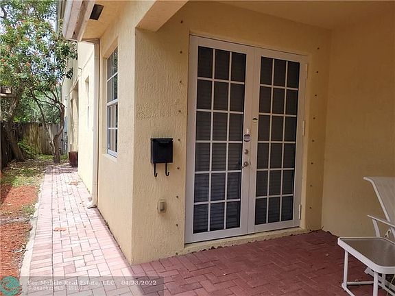 3rd image of 705 SW 16th Ct