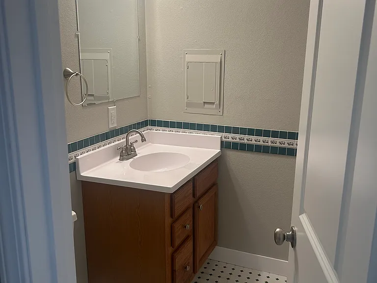 106 W Oak St — Photo 13