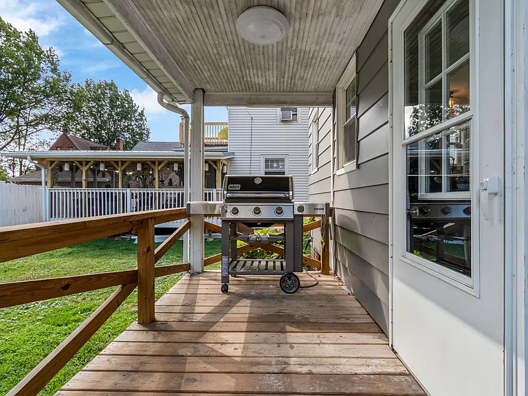1818 Frazer Ave NW — Photo 23