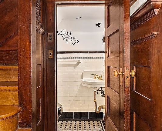 5th image of 842 Carroll St