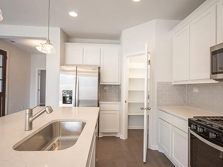129 Winding Hollow Ln — Photo 11