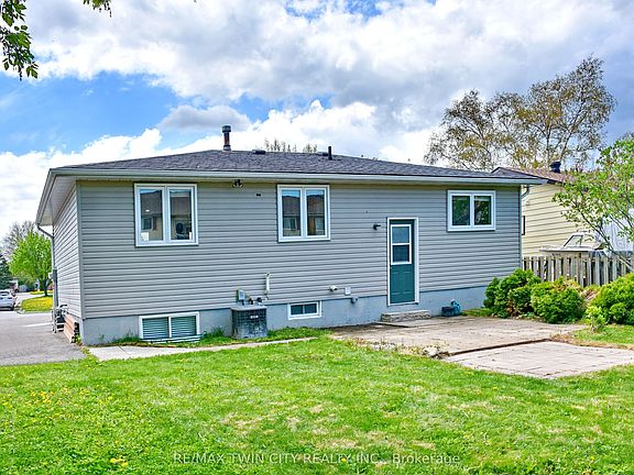 4th image of 8 Rhonda Rd #2